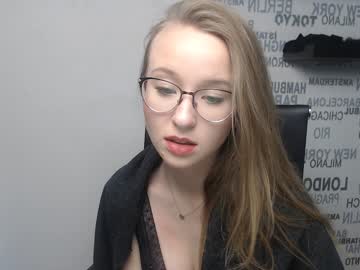 Blowjob Amatør, Amatør, Deepthroat, Sperm I Ansigtet, Teen, Patter, Ung Sutter Pik, Ung Casting