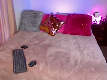 Amatør Brunette, Amatør Hotel, Nærbillede Blowjob, Håndjob Fødder, Fod I Fisse, Bliver Væk, Håndjob I Fisse